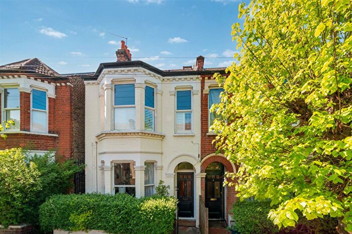 3 Bedroom Maisonette For Sale In Warren Road, Colliers Wood, SW19