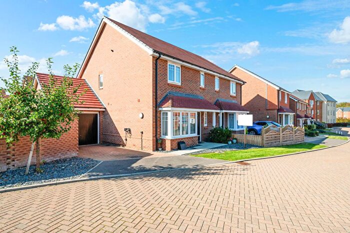 3 Bedroom Semi-Detached House For Sale In Edenbridge, TN8