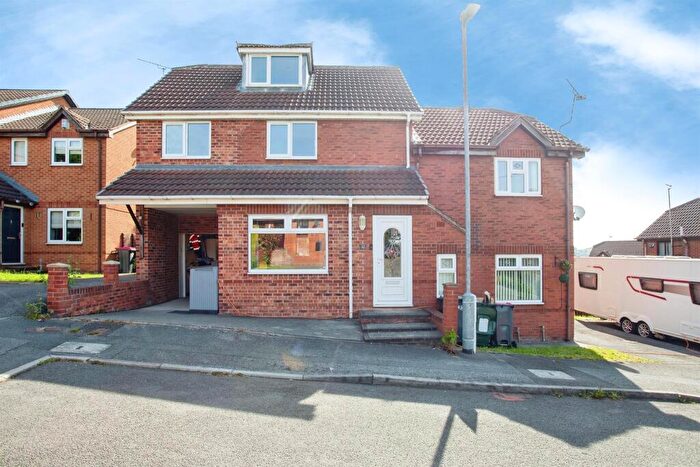 4 Bedroom Semi Detached House For Sale In Briary Close, Brinsworth, Rotherham, S60