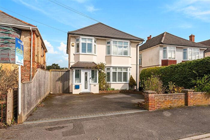 4 Bedroom Detached House For Sale In De Lisle Road, Bournemouth, BH3