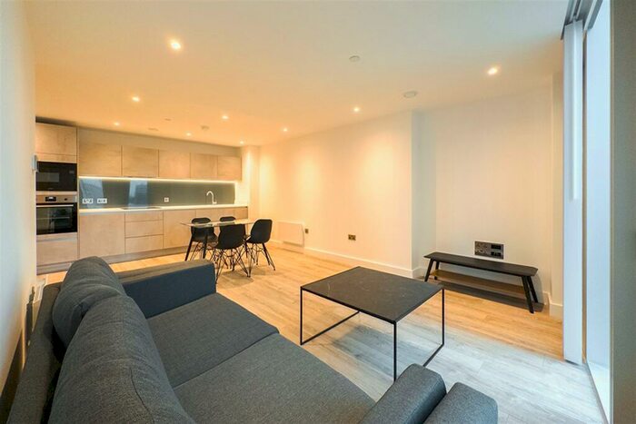 2 Bedroom Apartment To Rent In The Blade, M15