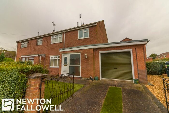 3 Bedroom Semi-Detached House For Sale In Greenside Avenue, Rampton, DN22