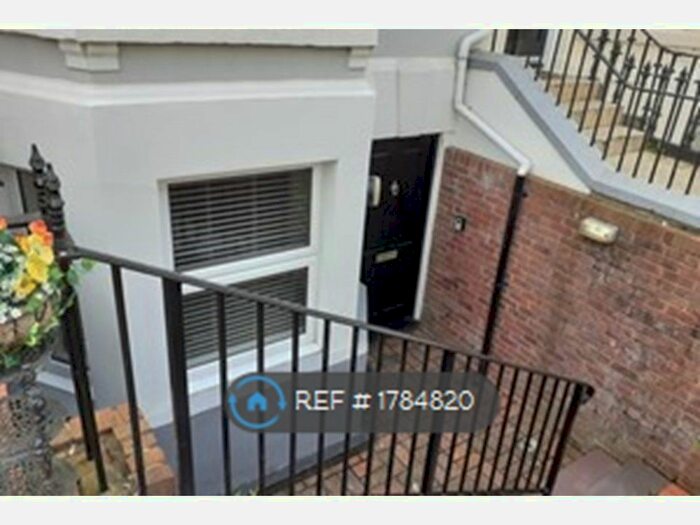 1 Bedroom Flat To Rent In Church Walks, Llandudno, LL30