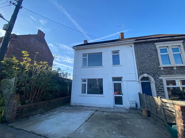 3 Bedroom House To Rent In Hanham Road, Bristol, BS15