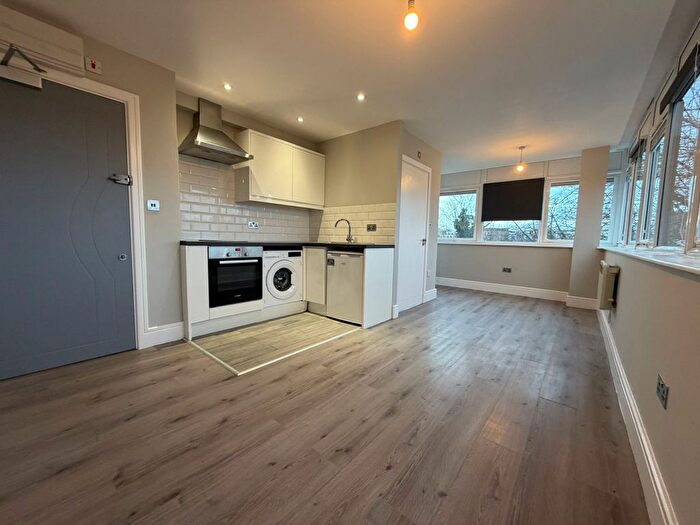 1 Bedroom Flat To Rent In Whitehall Road, Colchester, CO2