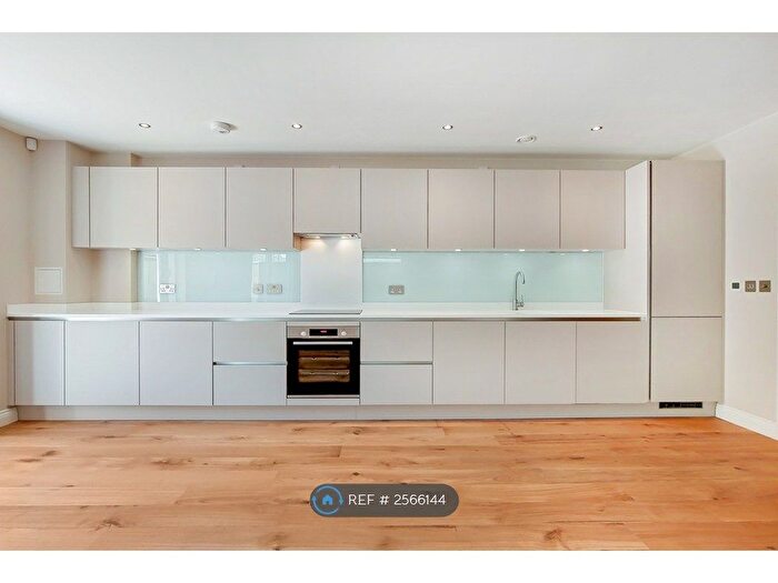 3 Bedroom Flat To Rent In Layla Court, London, N19
