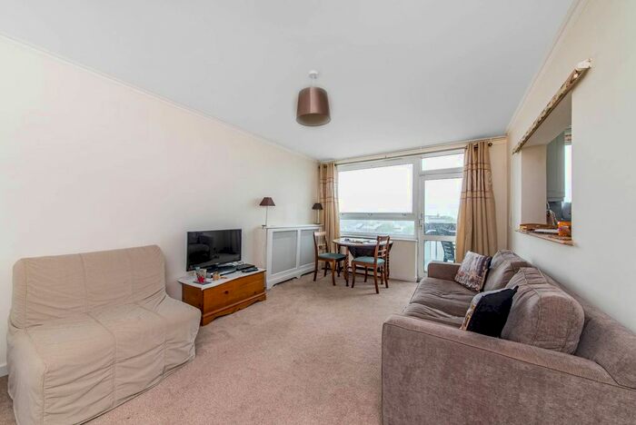 1 Bedroom Flat To Rent In Napier Court, Fulham, London, SW6