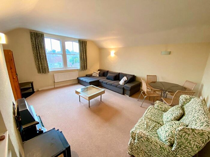 2 Bedroom Apartment To Rent In Julian Road, Sneyd Park, BS9