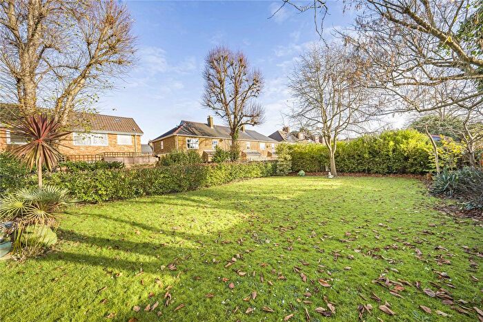 1 Bedroom Flat For Sale In Anlaby Road, Teddington, TW11