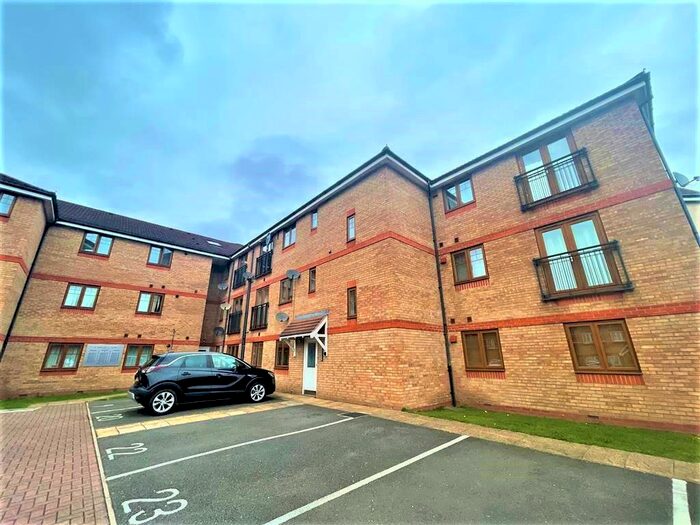 2 Bedroom Flat To Rent In Oberon Grove, Wednesbury, WS10