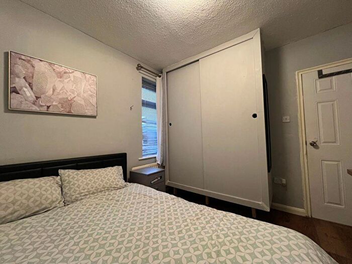 1 Bedroom Property To Rent In Double Room, Fossway, Newcastle Upon Tyne, NE6