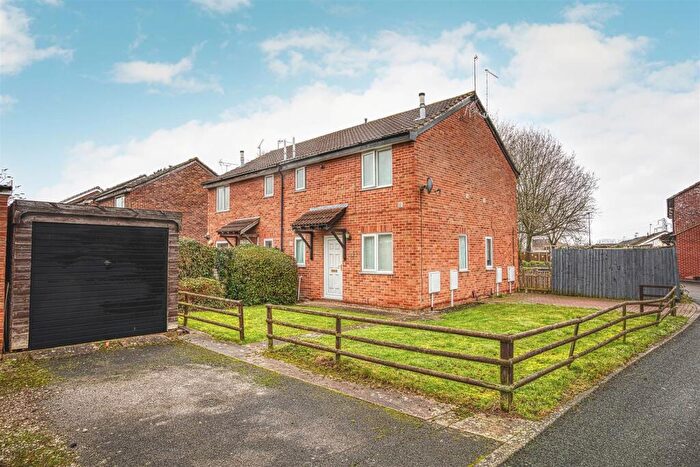 1 Bedroom Semi-Detached House For Sale In Jedburgh Close, Stenson Fields, Derby, DE24