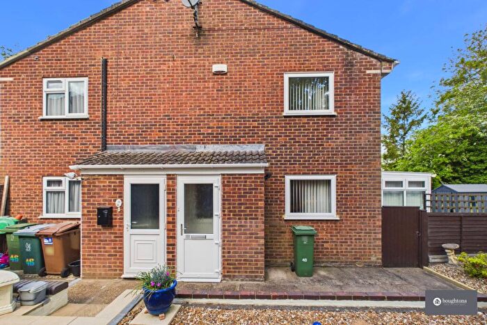 1 Bedroom Semi-Detached House For Sale In Meadow Gardens, Buckingham, MK18
