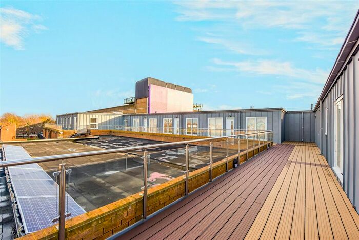 2 Bedroom Flat To Rent In Rye Lane, London, SE15