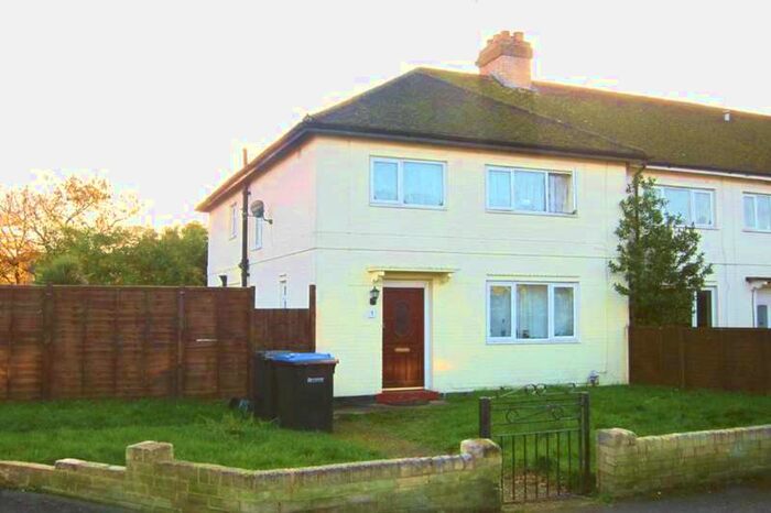 6 Bedroom Semi-Detached House To Rent In Almond Close, Englefield Green, Egham, Surrey, TW20