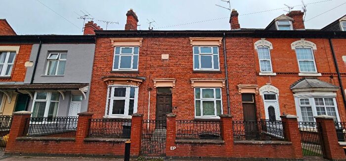 4 Bedroom Semi-Detached House To Rent In Overton Road, Leicester, LE5