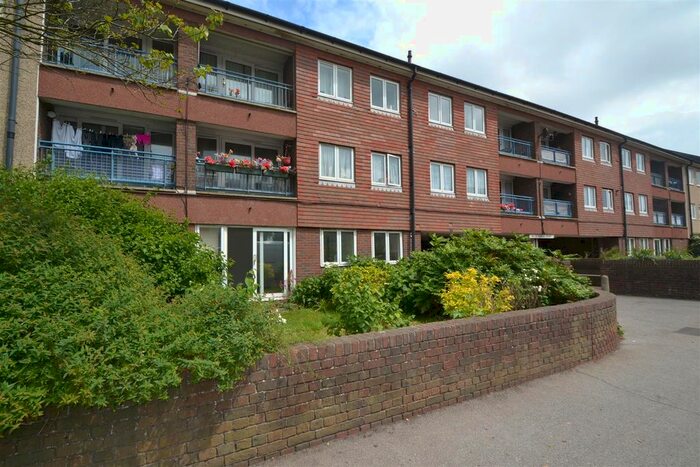 2 Bedroom Flat To Rent In Benson Court, Ingram Crescent East, Hove, BN3