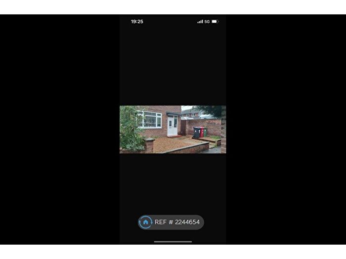 3 Bedroom Semi-Detached House To Rent In Slough, Slough, SL2