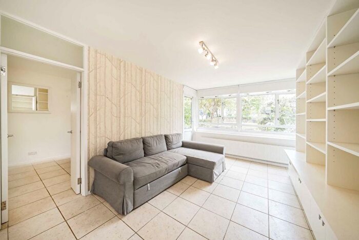 1 Bedroom Flat To Rent In Churchill Gardens, Pimlico, SW1V