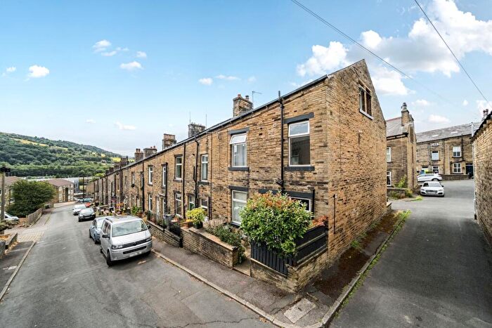 2 Bedroom End Of Terrace House For Sale In Ribstone Street, Hebden Bridge, West Yorkshire, HX7