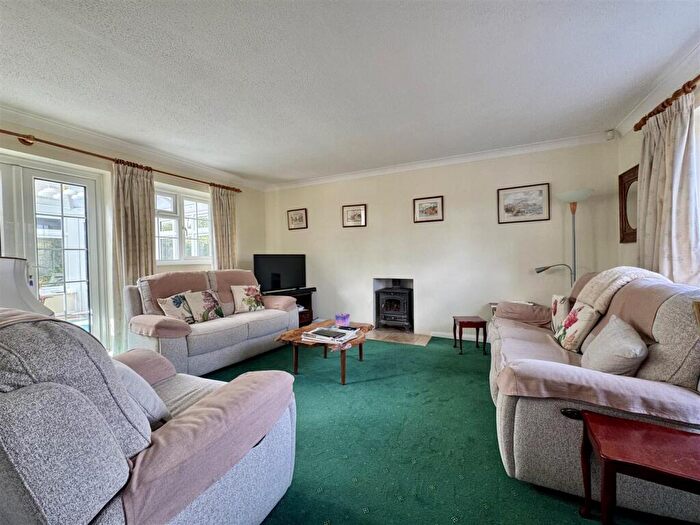 5 Bedroom Detached House For Sale In The Cobbins, Burnham-On-Crouch, CM0