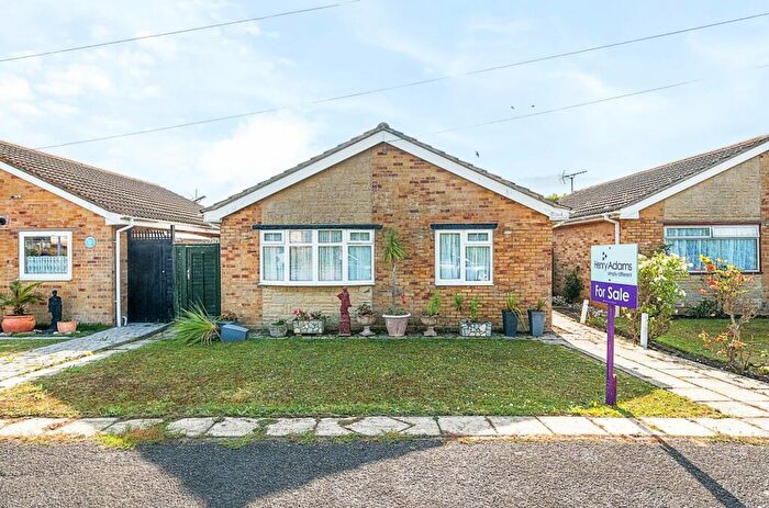 2 Bedroom Detached Bungalow For Sale In Manor Lane, Selsey, PO20