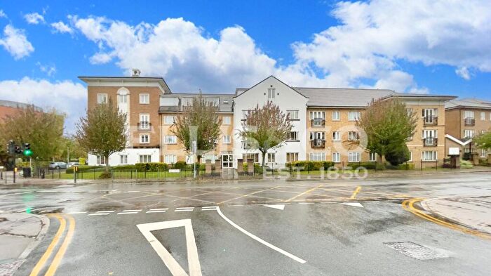 2 Bedroom Apartment To Rent In Forty Avenue, Wembley, HA9