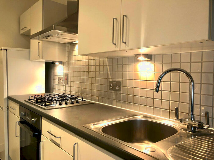1 Bedroom Flat To Rent In Cavendish Road, SW12
