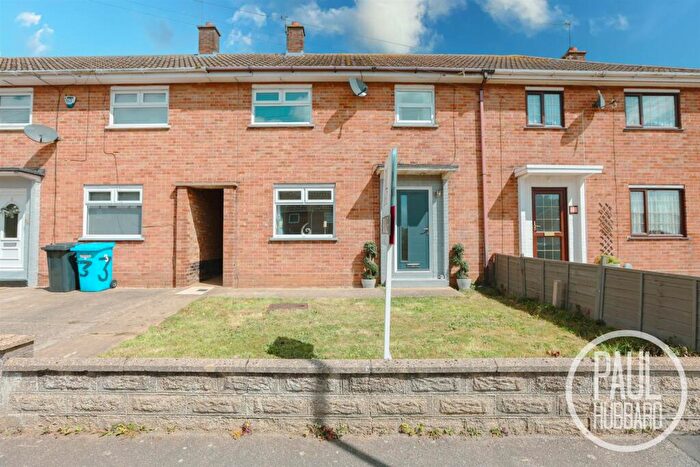 3 Bedroom Terraced House For Sale In Lilac Drive, Oulton Broad, NR32