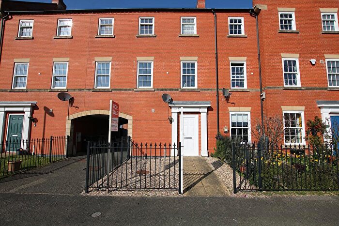 3 Bedroom Town House For Sale In Carpenters Close, Wragby, LN8