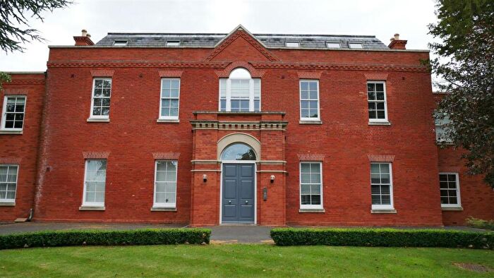 3 Bedroom Penthouse To Rent In The Grange, Brampton, PE28