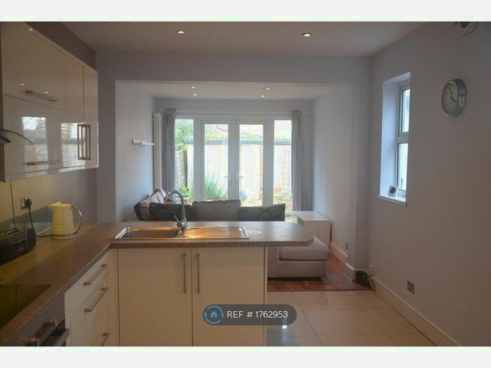 4 Bedroom Terraced House To Rent In Sirdar Road, London, N22