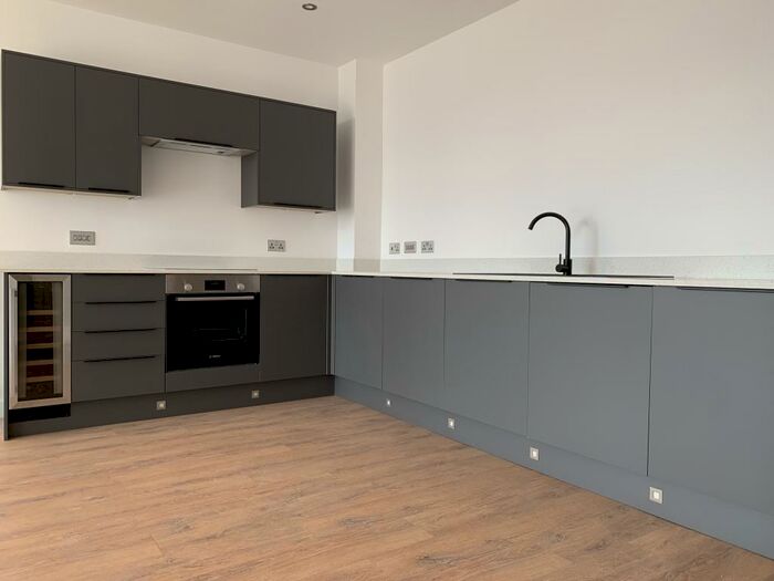 2 Bedroom Flat To Rent In Queensbridge Drive, Ramsgate, CT11