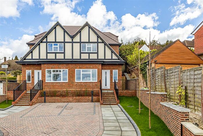 3 Bedroom Semi Detached House To Rent In Petersfield Crescent, Coulsdon, CR5