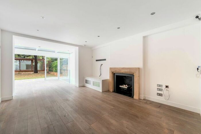 5 Bedroom Maisonette To Rent In Elsham Road, Kensington, London, W14