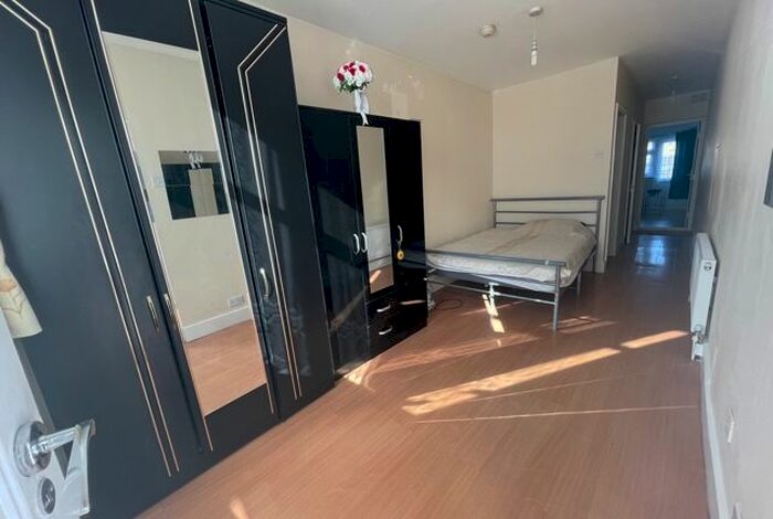 1 Bedroom Flat To Rent In St. Pauls Avenue, Harrow, HA3