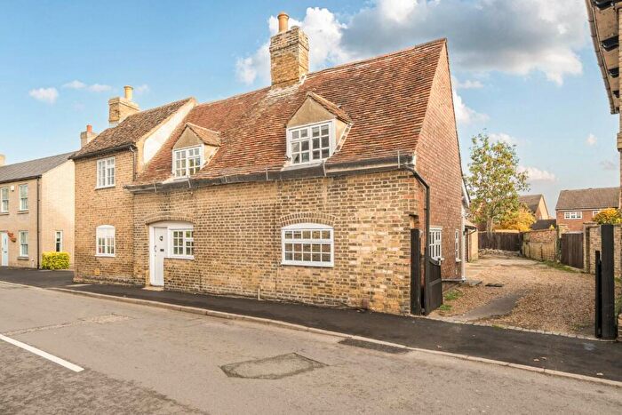 3 Bedroom Cottage For Sale In Berkley Street, Eynesbury, PE19
