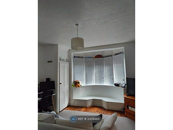 1 Bedroom Flat To Rent In York Road, Guildford, GU1