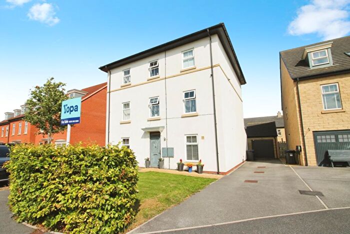 4 Bedroom Semi-Detached House For Sale In Fairfield Link, Leeds, LS25