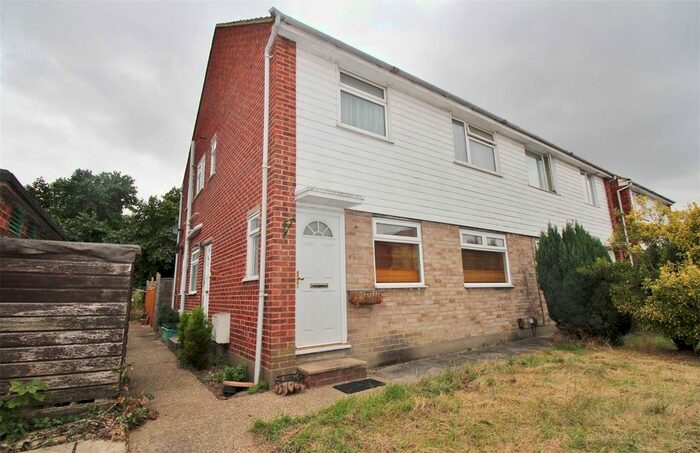 2 Bedroom Maisonette To Rent In Tyeshurst Close, London, SE2