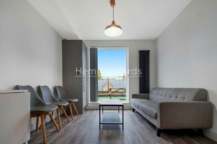 3 Bedroom Apartment To Rent In Brick Lane, London, E1