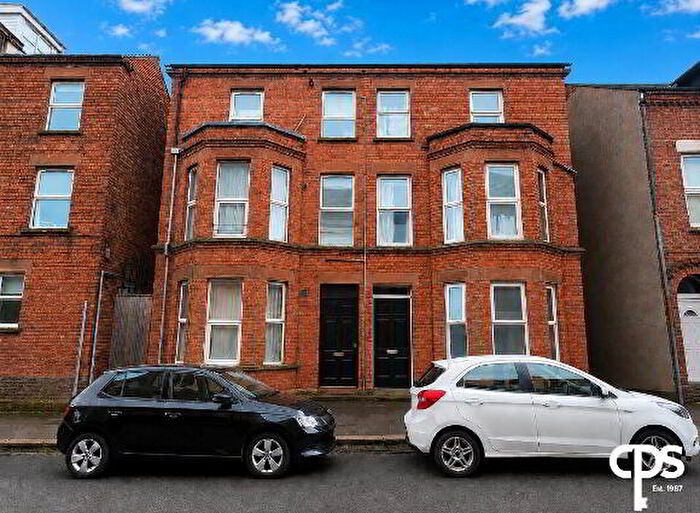 8 Bedroom Mid Terraced House For Sale In Wellesley Avenue, Belfast, BT9