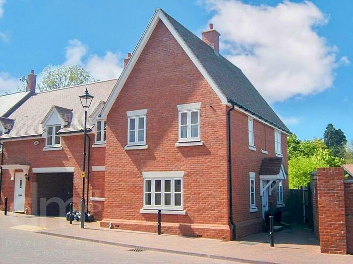 3 Bedroom Semi-Detached House To Rent In Albany Gardens, Colchester, CO2