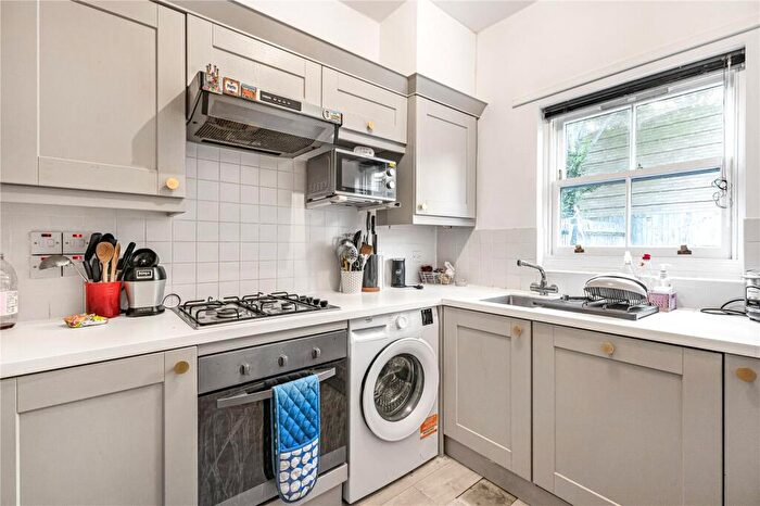 4 Bedroom Terraced House To Rent In Anchor Terrace, Cephas Avenue, London, E1