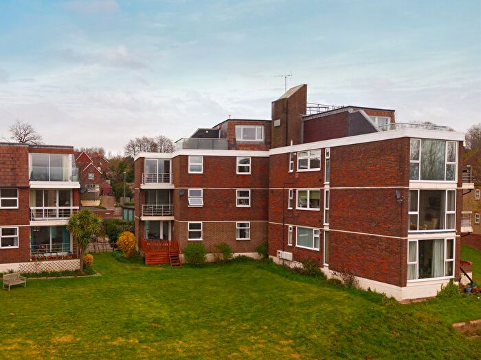 2 Bedroom Flat For Sale In Station Road, Pulborough, RH20