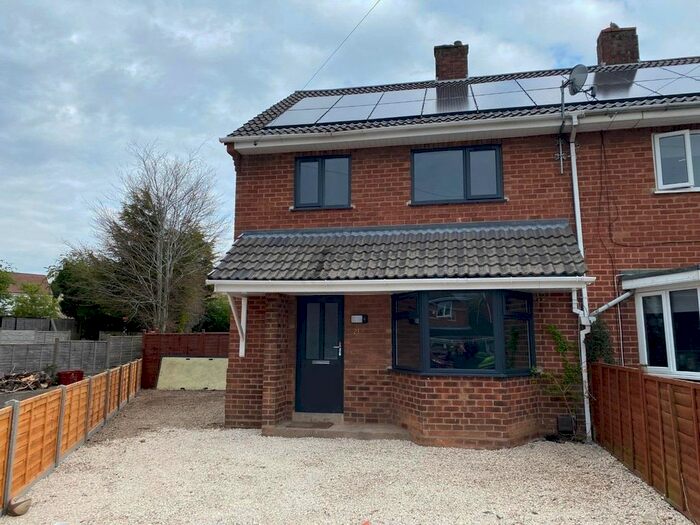 3 Bedroom Semi-Detached House To Rent In Montgomery Close, Catshill, Bromsgrove, B61