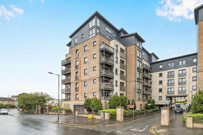 2 Bedroom Flat For Sale In / Hawkhill Close, Edinburgh, EH7