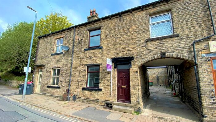 2 Bedroom End Terrace House To Rent In Lydgate, Northowram, Halifax, HX3