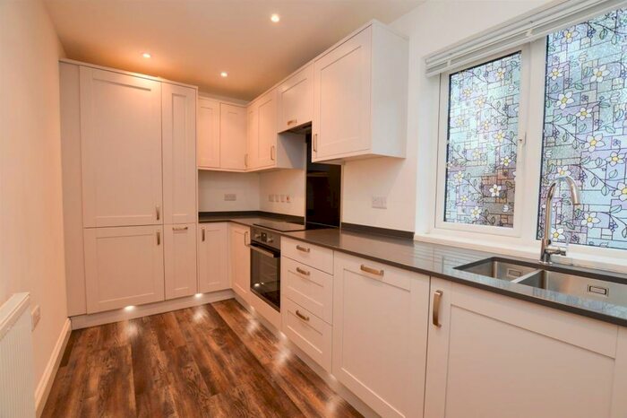 2 Bedroom Flat To Rent In Lushington Lane, Eastbourne, BN21