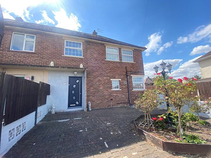 3 Bedroom House To Rent In Chalmers Drive, Doncaster, DN2